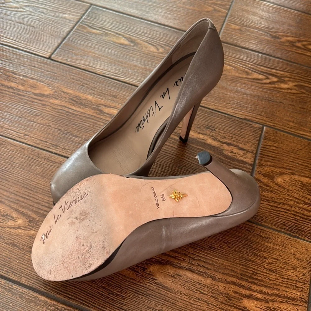 Pour LA VICTOIRE Platform Stiletto Pumps Size 6.5